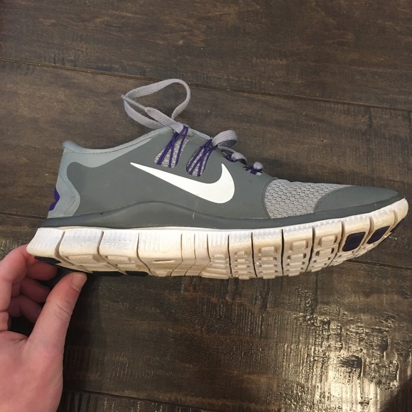 Women's Nike Shoes - Picture 3 of 8